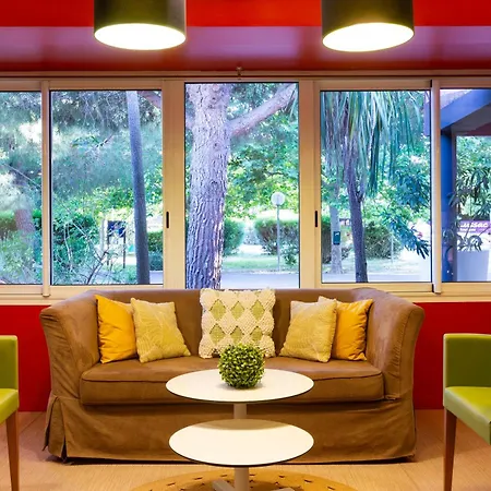 Готель Sowell Les Jardins Du Cap