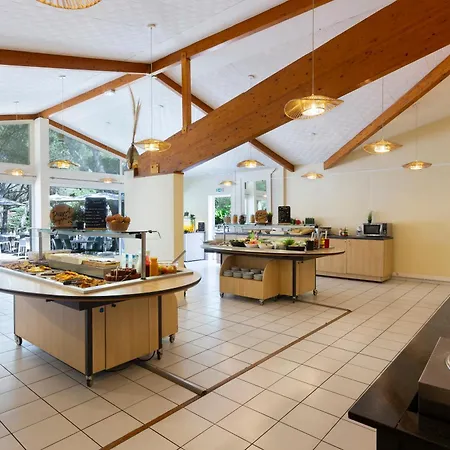 Sowell Les Jardins Du Cap 4*