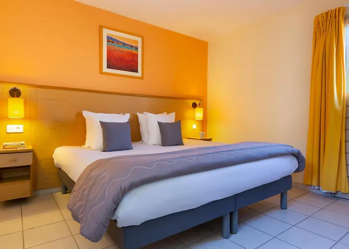 Sowell Les Jardins Du Cap 4* 아그