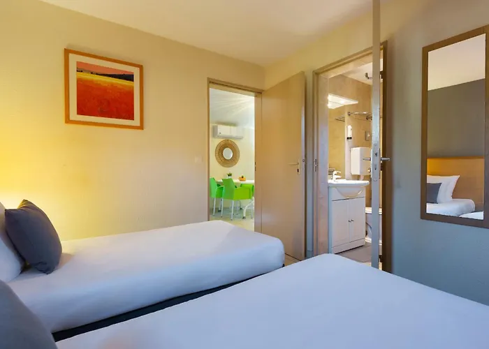 Sowell Les Jardins Du Cap 4*