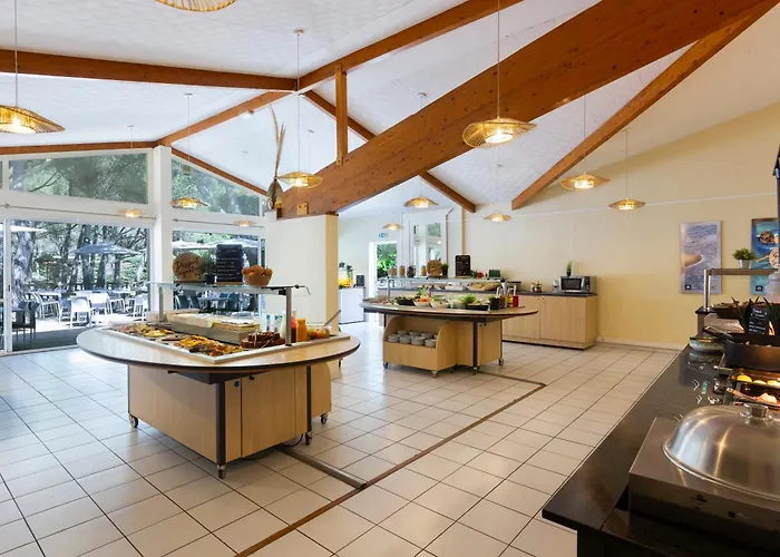 Sowell Les Jardins Du Cap 4*